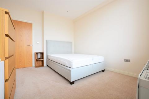 2 bedroom flat to rent, Western Road, City Centre, Brighton, BN1