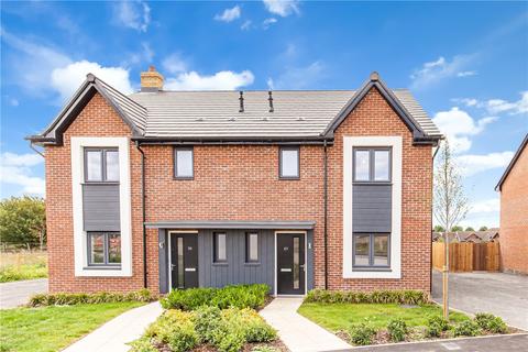 3 bedroom semi-detached house to rent, Wheatfield Drive, Witney, OX29