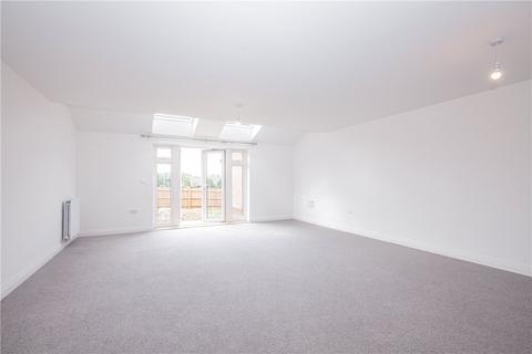 3 bedroom semi-detached house to rent, Wheatfield Drive, Witney, OX29