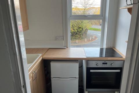 Studio to rent, Haden Hill Road, Haden Hill, Halesowen B63