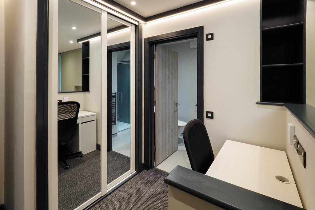 Cedar Penthouse Plus Room