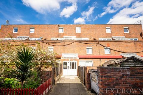 3 bedroom flat to rent, Sanders Way, Sussex Way, Archway