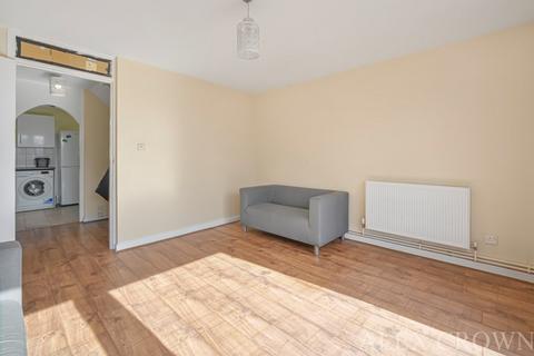 3 bedroom flat to rent, Sanders Way, Sussex Way, Archway
