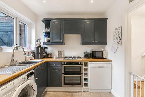 2 bedroom end of terrace house for sale, Charles Road, Staines-upon-Thames, Surrey, TW18