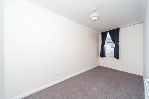 2 bedroom flat to rent, Cambridge Road, Hove, BN3