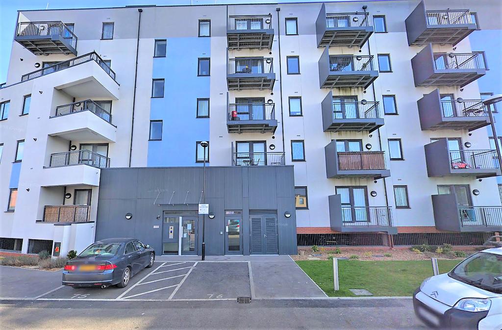 Salisbury Road, Southall 3 bed apartment for sale £374,950