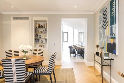 3 bedroom apartment for sale, Chesham Street, SW1X