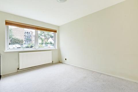 3 bedroom apartment for sale, Lucerne Close, London N13