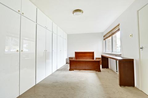 undefined, Lucerne Close, London N13