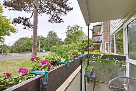 2 Lucerne Close, London, N13 4QJ