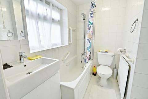 2 Lucerne Close, London, N13 4QJ
