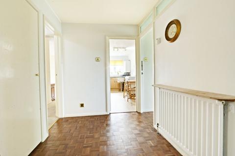 2 Lucerne Close, London, N13 4QJ
