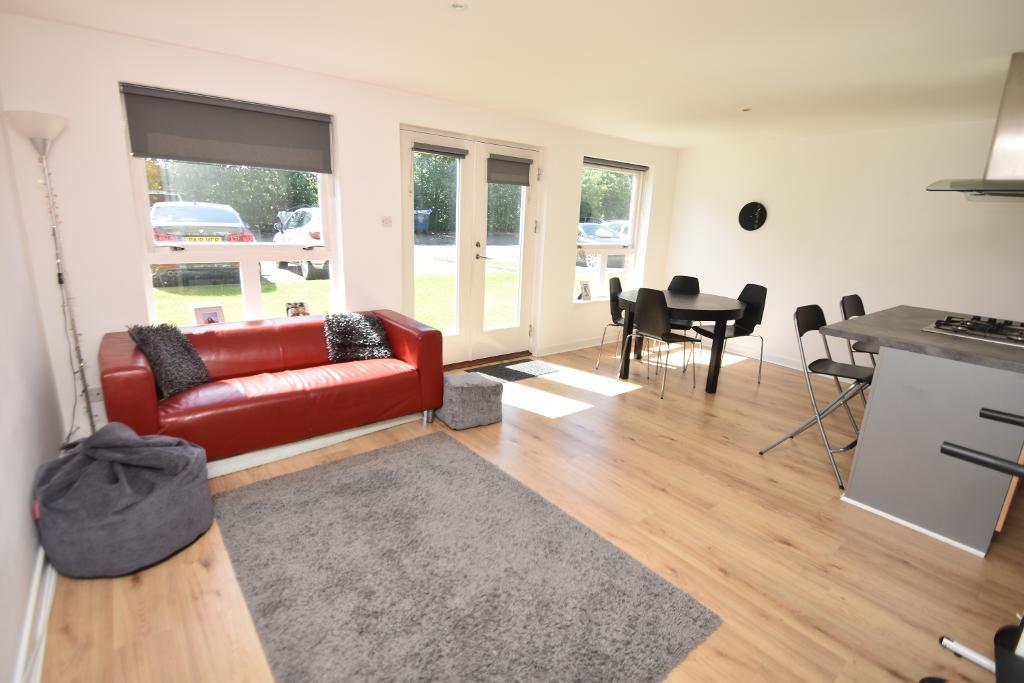 Strathblane Gardens, Anniesland, Glasgow, G13 1BX 2 bed flat £139,999