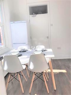 1 bedroom in a flat share to rent, Rectory Road, Gateshead NE8