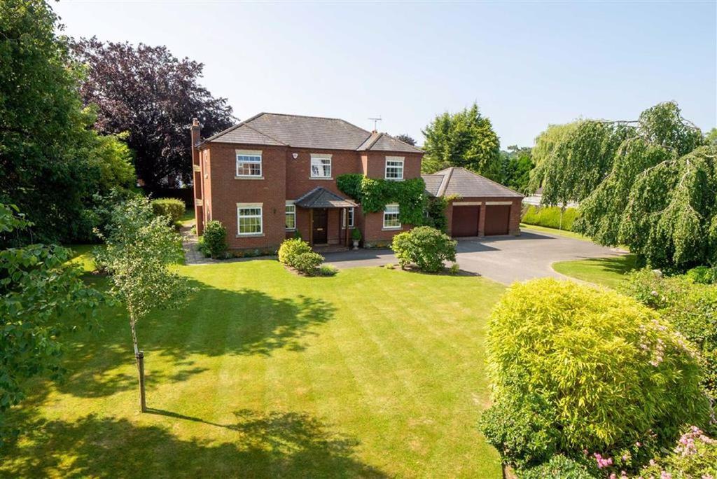 Beech House, Shrewsbury Road, Pontesbury, SY5 4 bed detached house £620,000