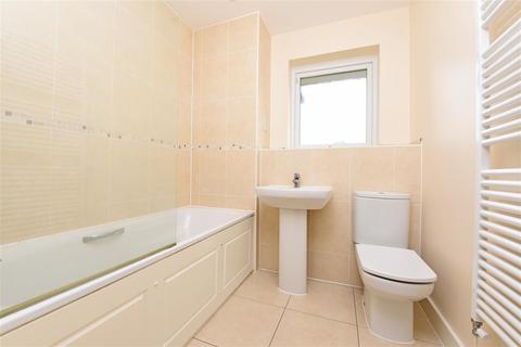 1 bedroom apartment to rent - St Catherines Close, Raynes Park