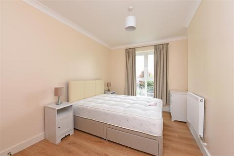 1 bedroom apartment to rent, St Catherines Close, Raynes Park