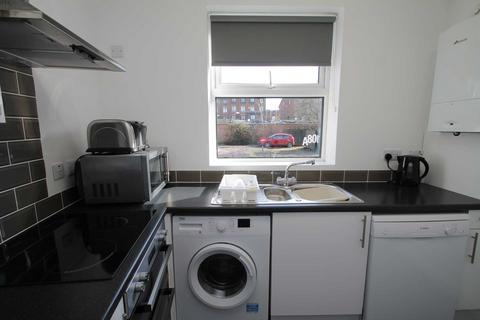 1 bedroom in a house share to rent, High Street, Rushden