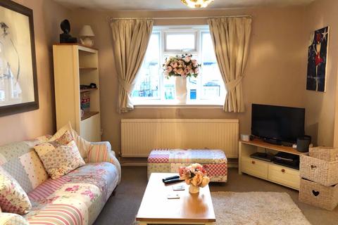 1 bedroom flat to rent - 32 Crowther Road, London, SE25 5QP