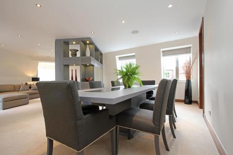 3 bedroom penthouse to rent, Holbein Place, London, SW1W