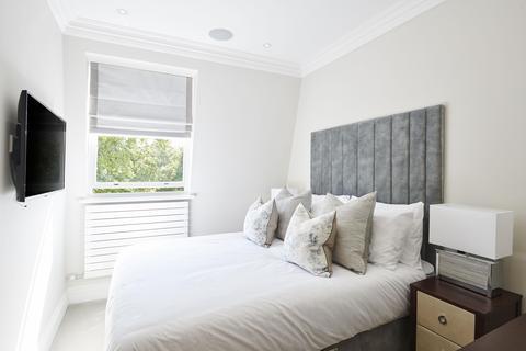 1 bedroom flat to rent, Kensington Gardens Square, London, UK, W2