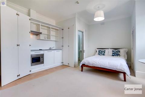 Studio to rent, Egerton Gardens, Knightsbridge, London, SW3