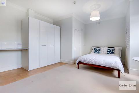 Studio to rent, Egerton Gardens, Knightsbridge, London, SW3