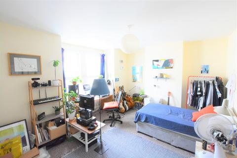 4 bedroom terraced house to rent, Brading Road, Brighton, BN2