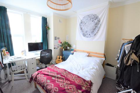 4 bedroom terraced house to rent, Brading Road, Brighton, BN2