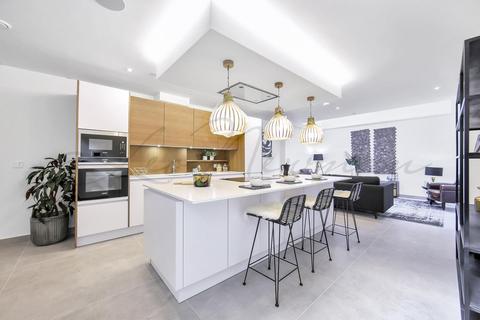 3 bedroom mews for sale - Highgate Road, Kentish Town, NW5