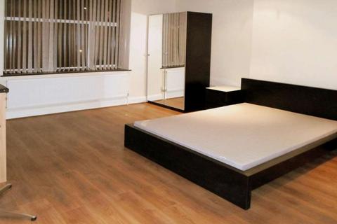 Studio to rent, Kingscroft Road, Kilburn
