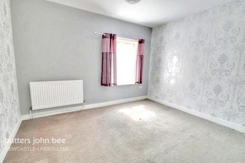 2 bedroom terraced house to rent, High Street, Newcastle