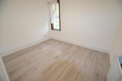 3 bedroom apartment to rent, Barrowell Green, Winchmore Hill