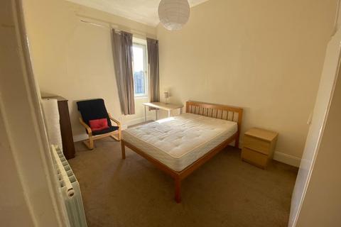 2 bedroom flat to rent, Lady Lawson Street, Tollcross, Edinburgh, EH3