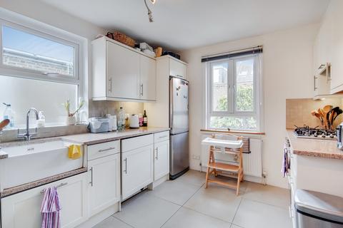 2 bedroom apartment to rent, Ravensworth Road, Kensal Green NW10