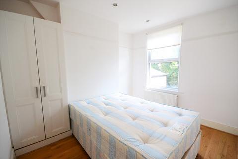 1 bedroom terraced house to rent, Monson Road,  London , SE14