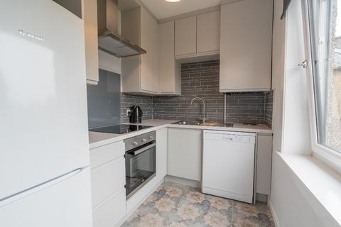 3 bedroom flat to rent, Colinton Mains Terrace, Colinton Mains, Edinburgh, EH13