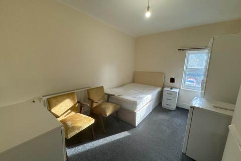 1 bedroom in a house share to rent, London Road, Reading
