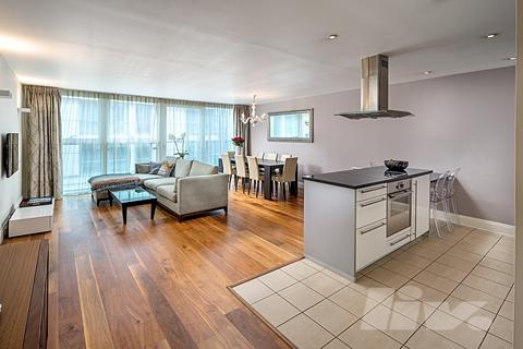 2 bedroom apartment for sale, Winchster Road, London NW3
