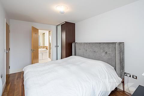 2 bedroom apartment for sale, Winchster Road, London NW3