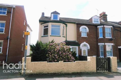 3 bedroom semi-detached house to rent, Cliff Road