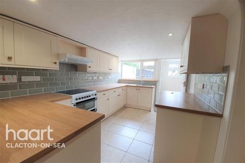 3 bedroom semi-detached house to rent, Cliff Road