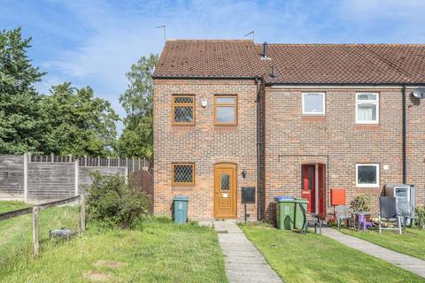 2 bedroom end of terrace house to rent - Carr Close,  Aylesbury,  HP19