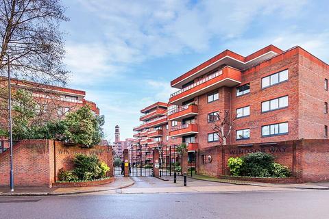 3 bedroom apartment for sale, Regent House, Windsor Way, London, W14