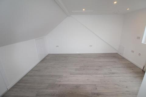 4 bedroom terraced house to rent, Middleham Road, Edmonton