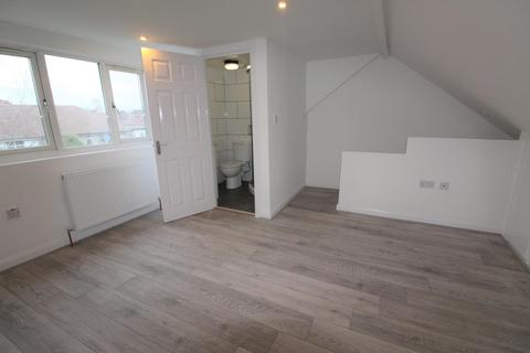 4 bedroom terraced house to rent, Middleham Road, Edmonton