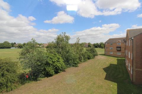 2 bedroom apartment to rent, Danbury Crescent, Essex RM15