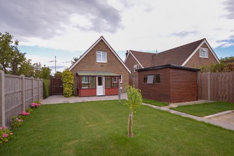 3 bedroom detached house to rent, Lidsey Road, Woodgate, Chichester, PO20