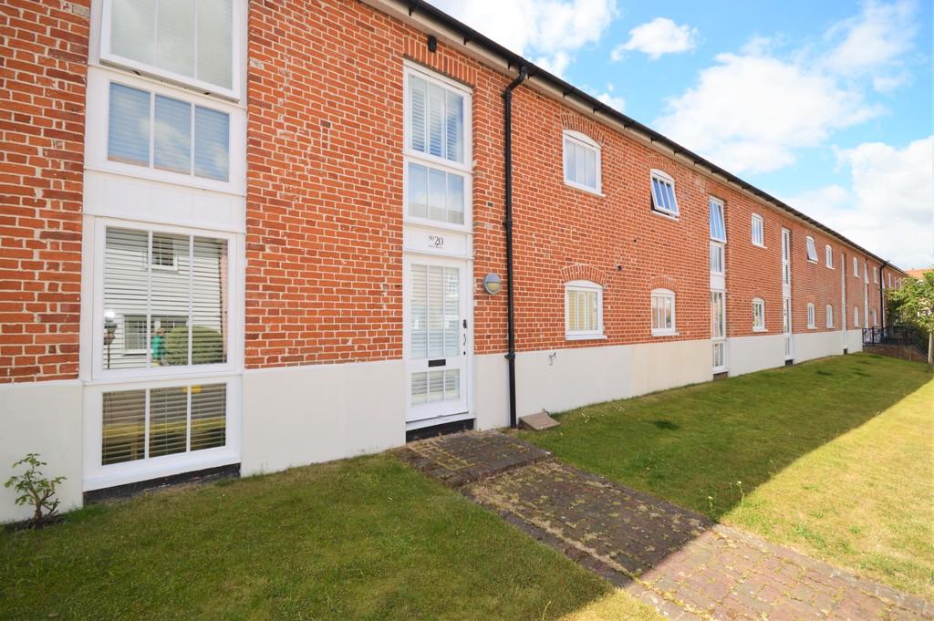 Central Maltings, Manningtree, CO11 1HR 2 bed terraced house - £250,000