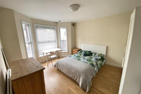 6 bedroom house share to rent - Hook Road